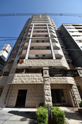 プレサンス難波リバーオアシスの外観