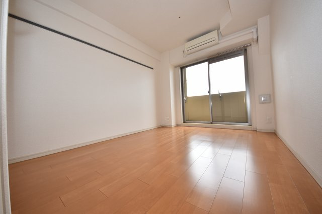 プレサンス難波リバーオアシスの居間・リビング