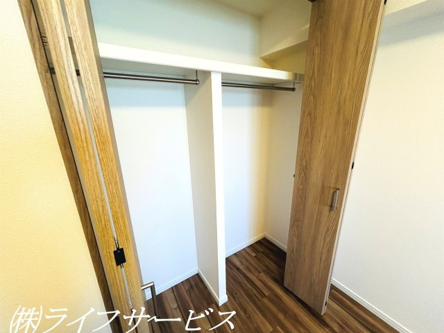 【収納】 | レックスタウン新高１号館 | 洋室５．０帖／クローゼットあり、うれしいエアコン先行配管済！