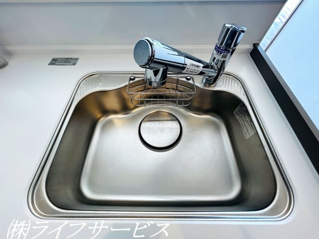 【キッチン】 | レックスタウン新高１号館 | システムキッチン／キッチンシンクは浄水器付水栓搭載