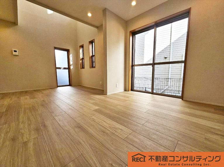 西宮市日野町　中古戸建の洋室