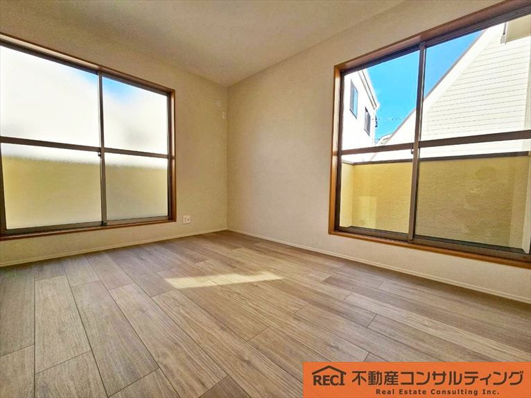 西宮市日野町　中古戸建の洋室