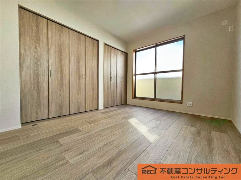 西宮市日野町　中古戸建の洋室