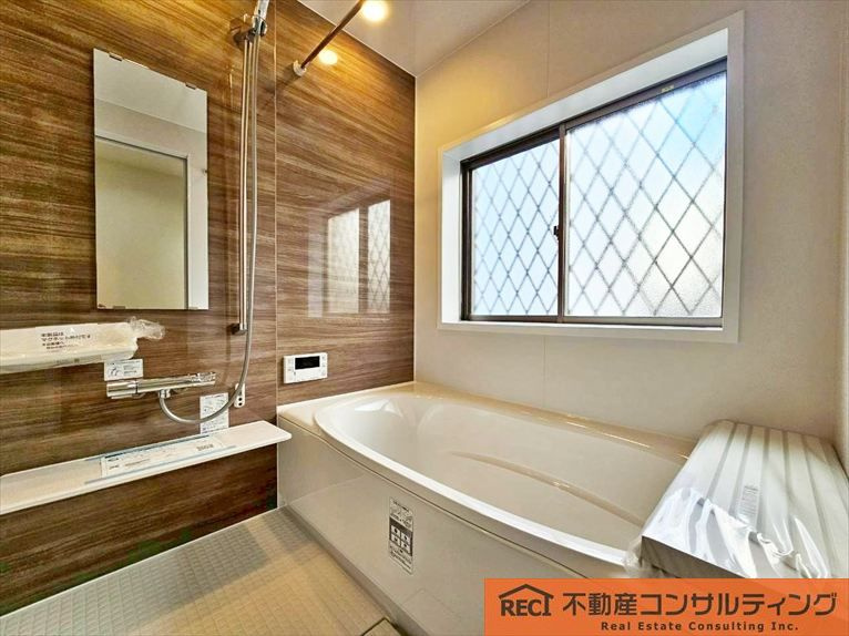 西宮市日野町　中古戸建の浴室