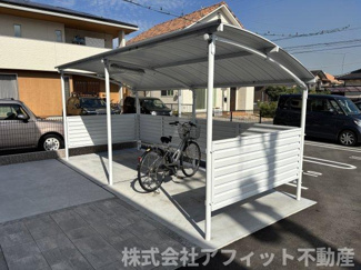 【その他】 | シルヴィオ | 屋根付き駐輪場