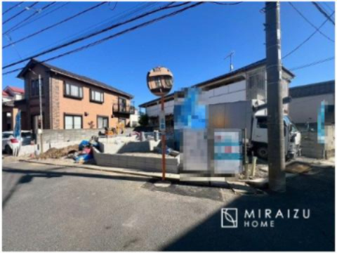 【前面道路含む現地写真】 | 人生100年時代、永く安心してお住まいいただくために、大切なご家族と財産を守ることのできる地震に強い安心な住宅！お休みの日にご家族で見学はいかがでしょう♪