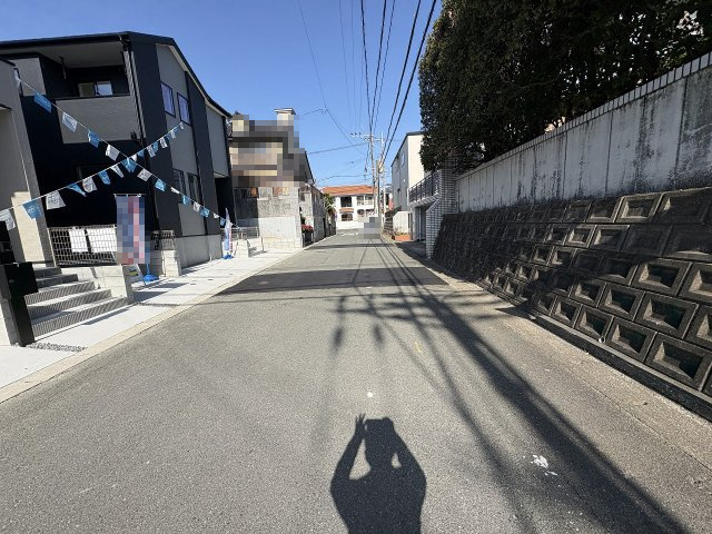 【その他】 | 春日市一の谷5丁目2期　3号棟（全4棟）【仲介手数料無料・0円】 | 現地写真。前面道路です。