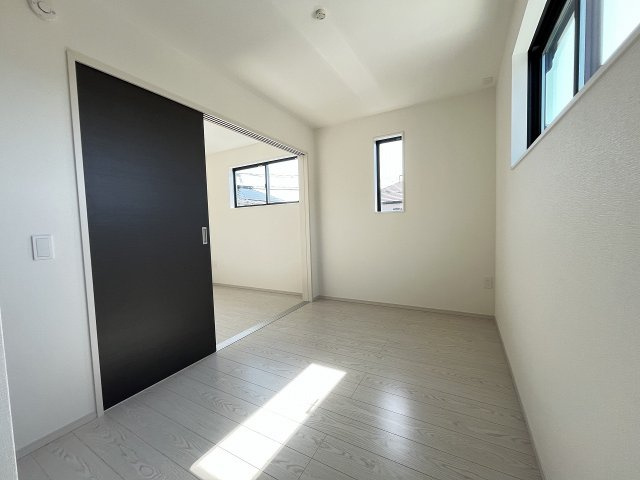 【子供部屋】 | 春日市一の谷5丁目2期　3号棟（全4棟）【仲介手数料無料・0円】 | 施工例。施工例は完成時と異なる場合があります。