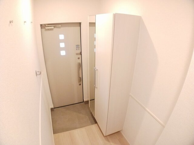 モナ　ｂの玄関