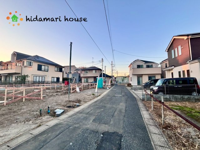 西区土屋第3　新築戸建　クレイドルガーデン01の前面道路含む現地写真