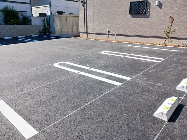 モナ　ａの駐車場