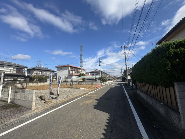 新築　太田市矢場新町第１　Livele Garden.S　１号棟の前面道路含む現地写真|現地写真　南側接道幅員約6ｍ