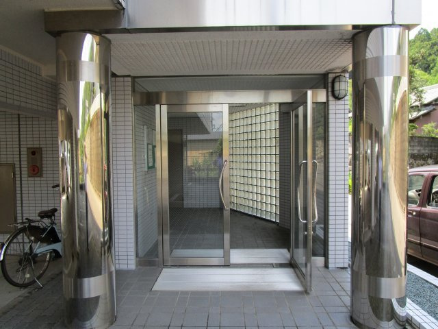 【エントランス】 | ライラック岡豊 | 玄関ホール