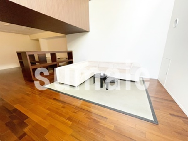 大宮ファーストプレイスタワーのロビー|地下のラウンジです。