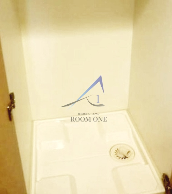 ルーブル森下の設備|洗濯機置き場です。