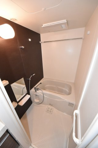 アヴェニール北浜の浴室