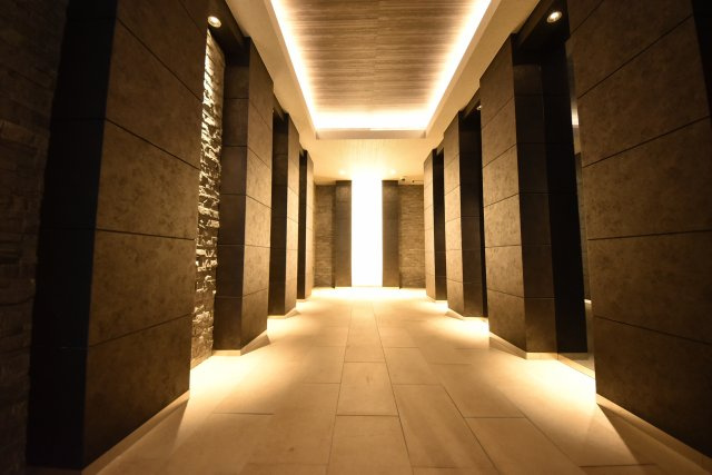 アヴェニール北浜のエントランス