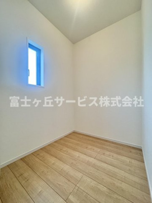 【収納】 | 静岡市駿河区敷地2丁目 新築一戸建て 1号棟  | 脱衣場にあるリネン庫です