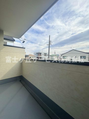 【バルコニー】 | 静岡市駿河区敷地2丁目 新築一戸建て 1号棟  | ルーフ付きのバルコニーです