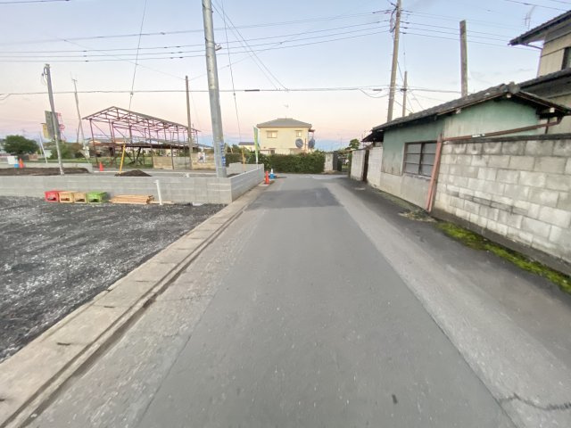 新築　太田市下田島町第14　Livele Garden.S　5号棟の前面道路含む現地写真|現地写真　南側接道幅員約5.2ｍ　
