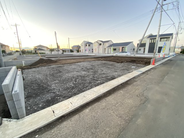 新築　太田市下田島町第14　Livele Garden.S　5号棟の駐車場|現地写真　駐車スペースは並列3台分可能です！
