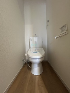 【トイレ】 | 一里山６丁目　１期１号地 | 白を基調とした清潔感のあるトイレです。