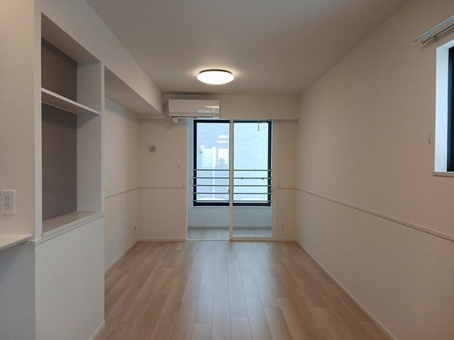 ベル　スイート　神明Ａの居間・リビング