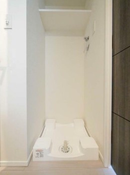 【設備】 | ラフィスタ鷺ノ宮 | 室内洗濯機置き場。