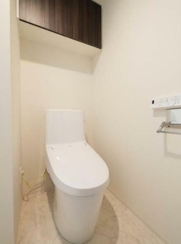 【トイレ】 | ラフィスタ鷺ノ宮 | 温水洗浄便座。