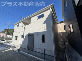 【外観】 | 現地写真。同じ物件を見るなら、プラス不動産販売にお任せ下さい。