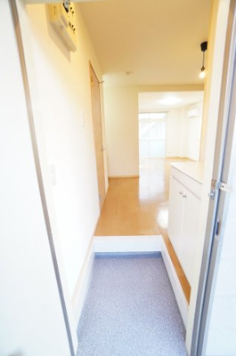 【玄関】 | シャルマンハイツⅡ | ※同物件・反転タイプの写真です。
