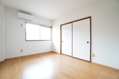 【寝室】 | シャルマンハイツⅡ | ※同物件・反転タイプの写真です。