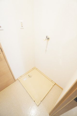 【洗面所】 | シャルマンハイツⅡ | ※同物件・反転タイプの写真です。