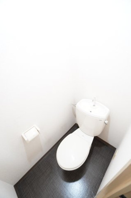 【トイレ】 | シャルマンハイツⅡ | ※同物件・反転タイプの写真です。