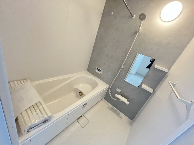 【浴室】 | 福岡市南区桧原5丁目1期　2号棟（全4棟）【仲介手数料無料・0円】 | 現地写真。浴室です。