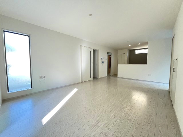 【居間・リビング】 | 福岡市南区桧原5丁目1期　2号棟（全4棟）【仲介手数料無料・0円】 | 現地写真。