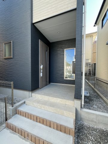 【玄関】 | 福岡市南区桧原5丁目1期　2号棟（全4棟）【仲介手数料無料・0円】 | 現地写真。