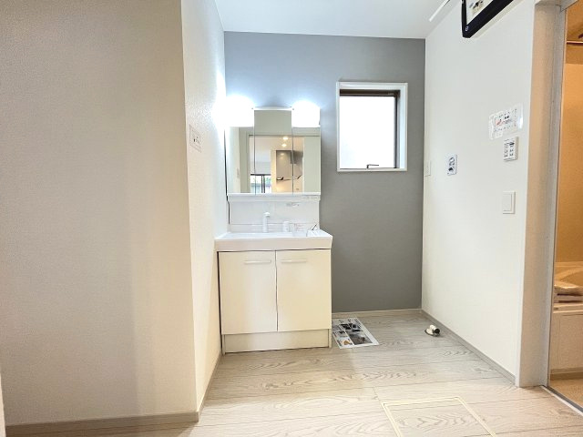 【洗面所】 | 福岡市南区桧原5丁目1期　2号棟（全4棟）【仲介手数料無料・0円】 | 現地写真。