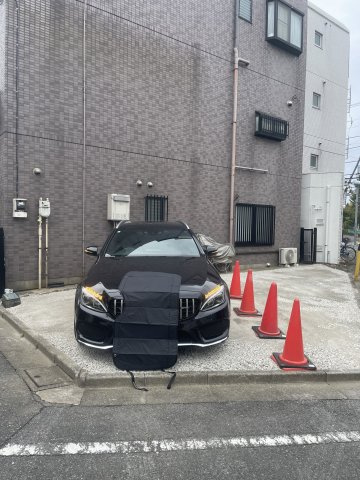 足立区中央本町２丁目の駐車場の内装
