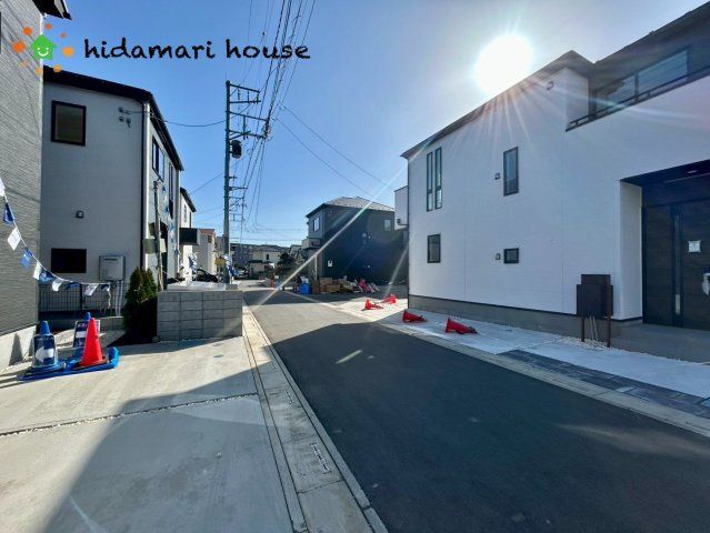 北区今羽町3期　新築戸建　グラファーレ08の前面道路含む現地写真