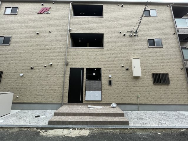 Luna terrace 近大前のエントランス