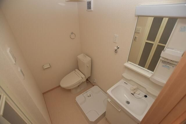 フローライト北千住の洗面所