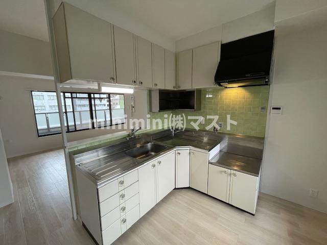 アルボール西道頓堀のキッチン