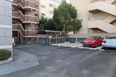 グラン・コート紫野の駐車場