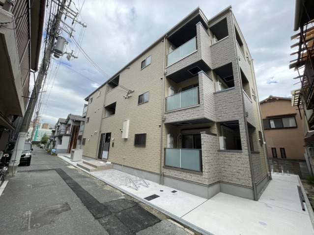 Luna terrace 近大前のエントランス