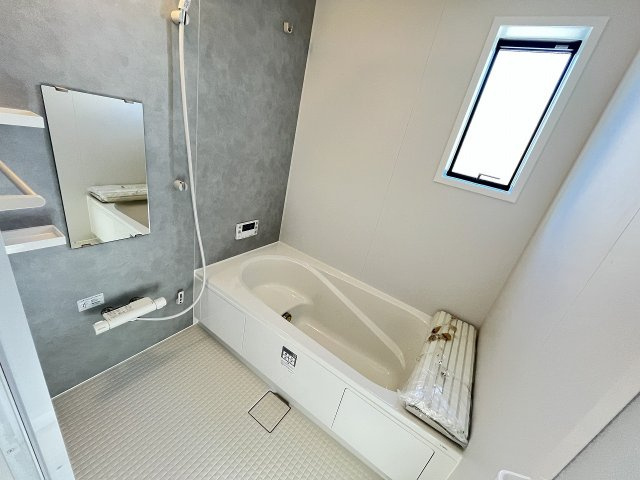 【浴室】 | 福岡市南区桧原5丁目1期　4号棟（全4棟）【仲介手数料無料・0円】 | 現地写真。浴室です。