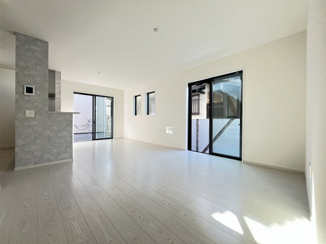 【居間・リビング】 | 福岡市南区桧原5丁目1期　4号棟（全4棟）【仲介手数料無料・0円】 | 現地写真。