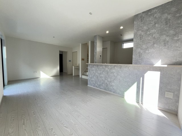 【居間・リビング】 | 福岡市南区桧原5丁目1期　4号棟（全4棟）【仲介手数料無料・0円】 | 現地写真。