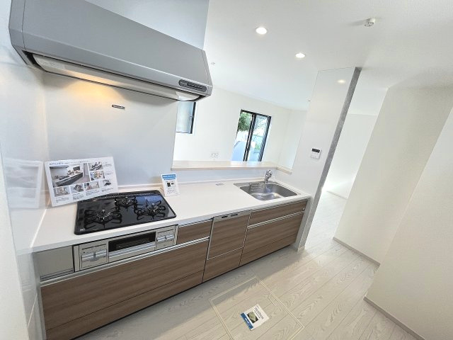 【キッチン】 | 福岡市南区桧原5丁目1期　4号棟（全4棟）【仲介手数料無料・0円】 | 現地写真。
