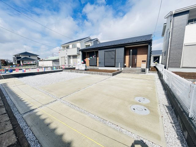 新築　太田市下田島町第14　Livele Garden.S　7号棟の駐車場|現地写真　駐車スペースは並列3台分可能です！

